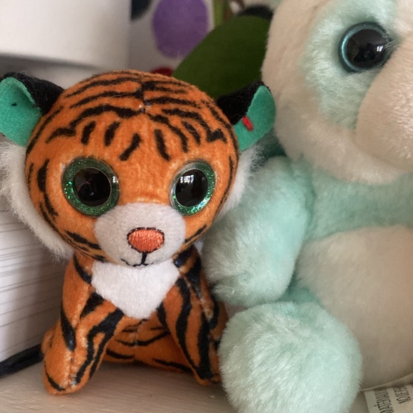 4/$10 Lot of 3 Small stuffies - Picture 3 of 4